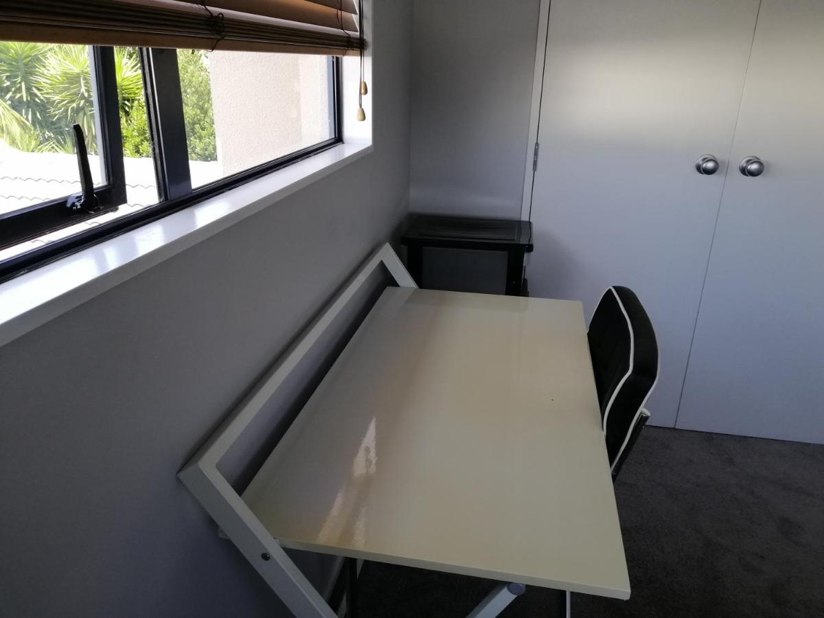 Double Room With Shared Bathroom โอ๊คแลนด์ ภายนอก รูปภาพ