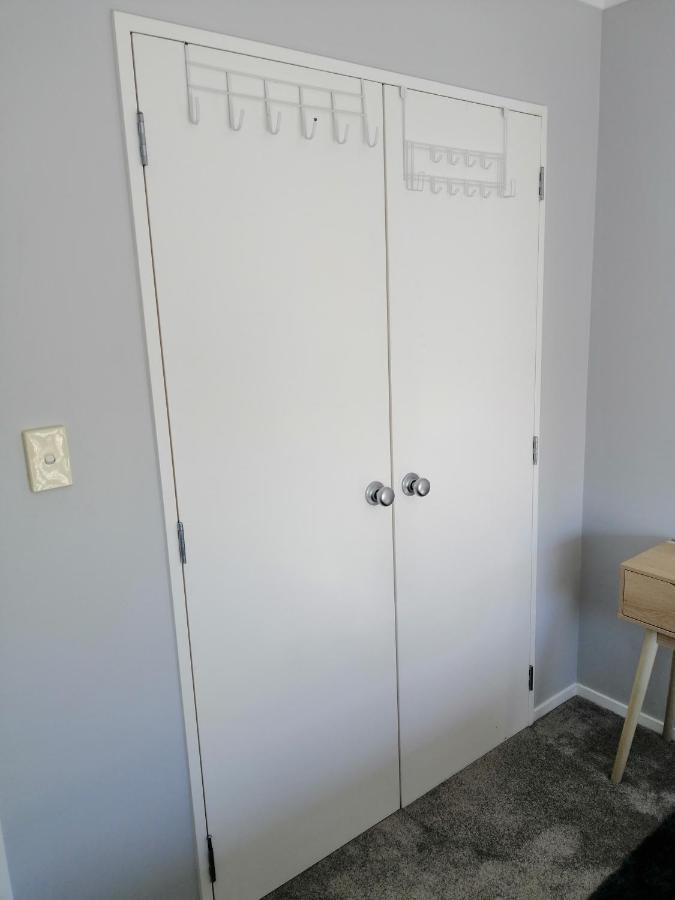 Double Room With Shared Bathroom โอ๊คแลนด์ ภายนอก รูปภาพ