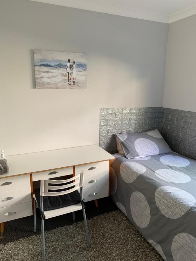 Double Room With Shared Bathroom โอ๊คแลนด์ ภายนอก รูปภาพ