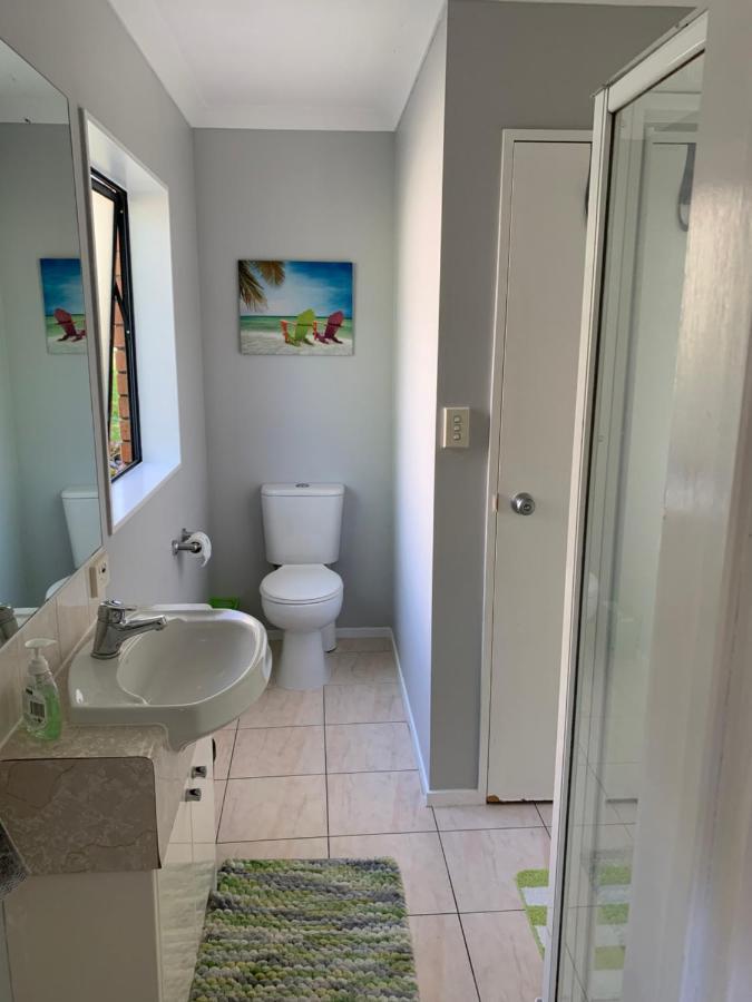 Double Room With Shared Bathroom โอ๊คแลนด์ ภายนอก รูปภาพ