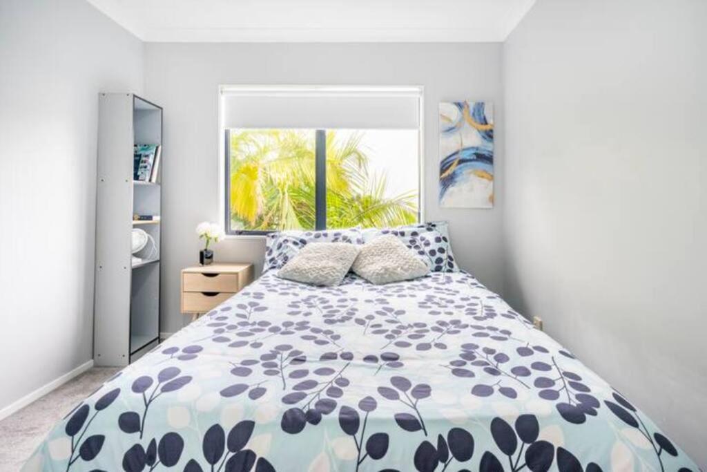 Double Room With Shared Bathroom โอ๊คแลนด์ ภายนอก รูปภาพ