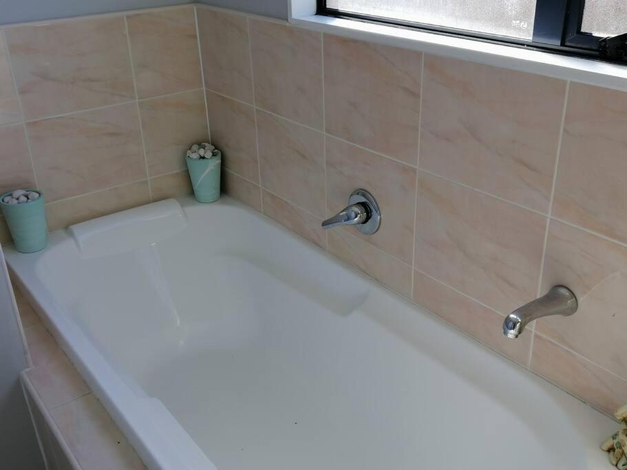 Double Room With Shared Bathroom โอ๊คแลนด์ ภายนอก รูปภาพ